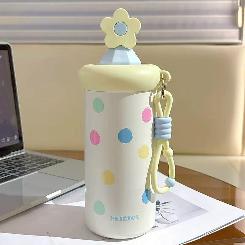 New creative large-capacity thermos cup, high-value boys and girls cute straw cup, portable 316 stainless steel water cup 650ML
New creative large-capacity thermos cup, high-value boys and girls cute straw cup, portable 316 stainless steel water cup 650ML