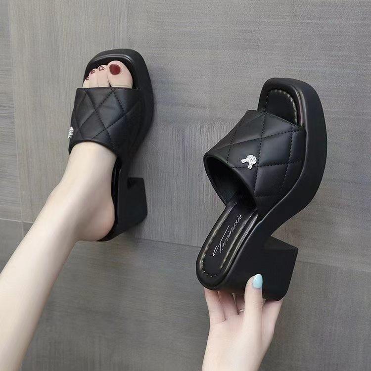 2024 новые европейские и американские летние сандалии женские простые толстые каблуки римские туфли пустая сторона пустая мода босоножки на высоком каблуке мода 40
2024 новые европейские и американские летние сандалии женские простые толстые каблуки римские туфли пустая сторона пустая мода босоножки на высоком каблуке мода 40