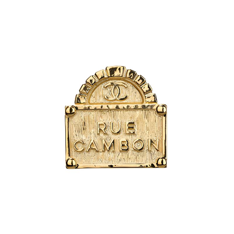 CHANEL Classic LOGO Door Frame Metal Brooch Women s Gold золотий
CHANEL Classic LOGO Door Frame Metal Brooch Women s Gold золотий