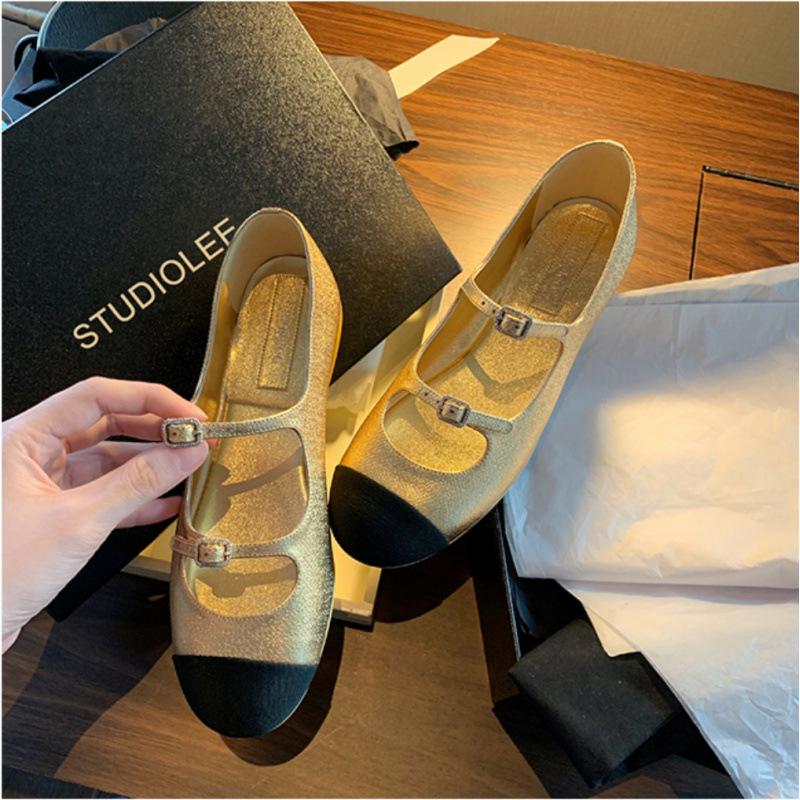 Window Barbie round head color matching Mary Jane shoes with light mouth ballet shoes flat shoes 35 золотой
Window Barbie round head color matching Mary Jane shoes with light mouth ballet shoes flat shoes 35 золотой