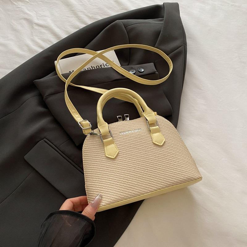 Сумка-ракушка женская на плечо новая модная трендовая женская сумка-мессенджер на плечо простая повседневная сумка под мышкой женская жёлтый
Сумка-ракушка женская на плечо новая модная трендовая женская сумка-мессенджер на плечо простая повседневная сумка под мышкой женская жёлтый