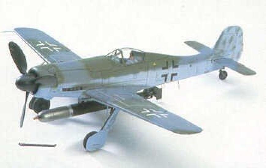 Dragon Torpedo Bomber Plastic Model Kit 1/48 Fw190D-12
Dragon Torpedo Bomber Plastic Model Kit 1/48 Fw190D-12