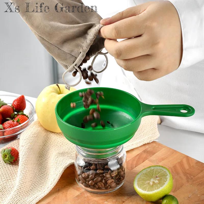 Plastic Folding Telescopic Funnel with Long Neck Liquid Filling gadget For Wide Mouth and Jars Collapsible Funnel Kitchen Tools красный
Plastic Folding Telescopic Funnel with Long Neck Liquid Filling gadget For Wide Mouth and Jars Collapsible Funnel Kitchen Tools красный