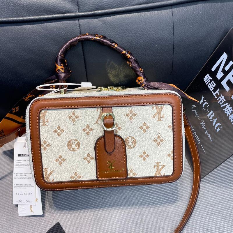 Silk scarf box portable early spring new retro fashion handbag niche shoulder messenger women s bag
Silk scarf box portable early spring new retro fashion handbag niche shoulder messenger women s bag