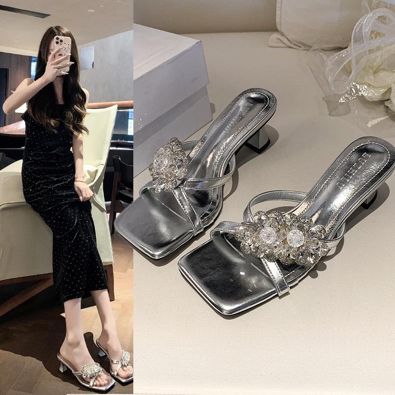 Square head rhinestone sandals women s new summer with skirt one-word strap high heels thick heel high-end sandals 35
Square head rhinestone sandals women s new summer with skirt one-word strap high heels thick heel high-end sandals 35