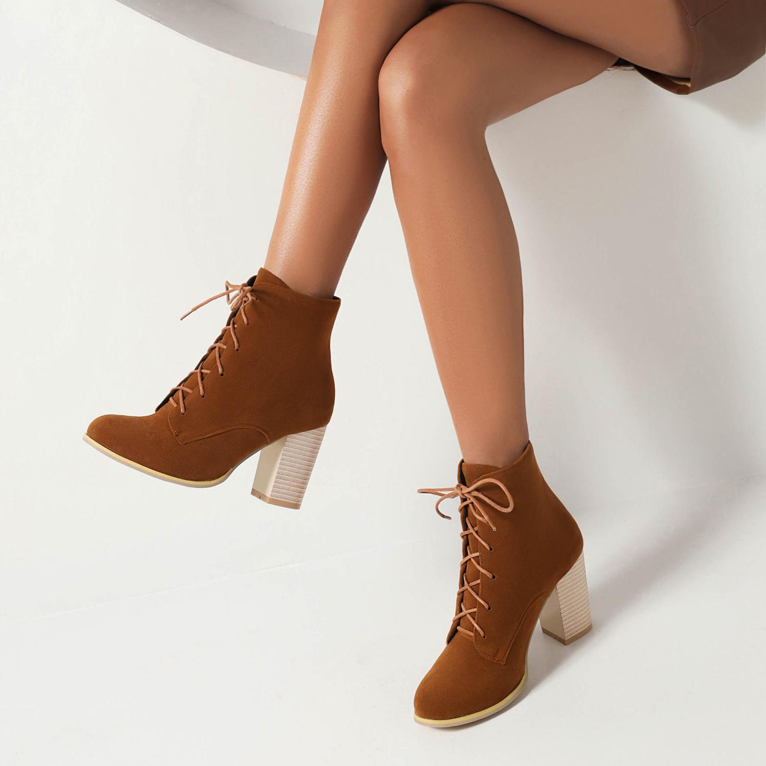 2025 autumn and winter new matte versatile retro rough heel high heel women s short boots front lace-up commuter boots 34 чёрный
2025 autumn and winter new matte versatile retro rough heel high heel women s short boots front lace-up commuter boots 34 чёрный