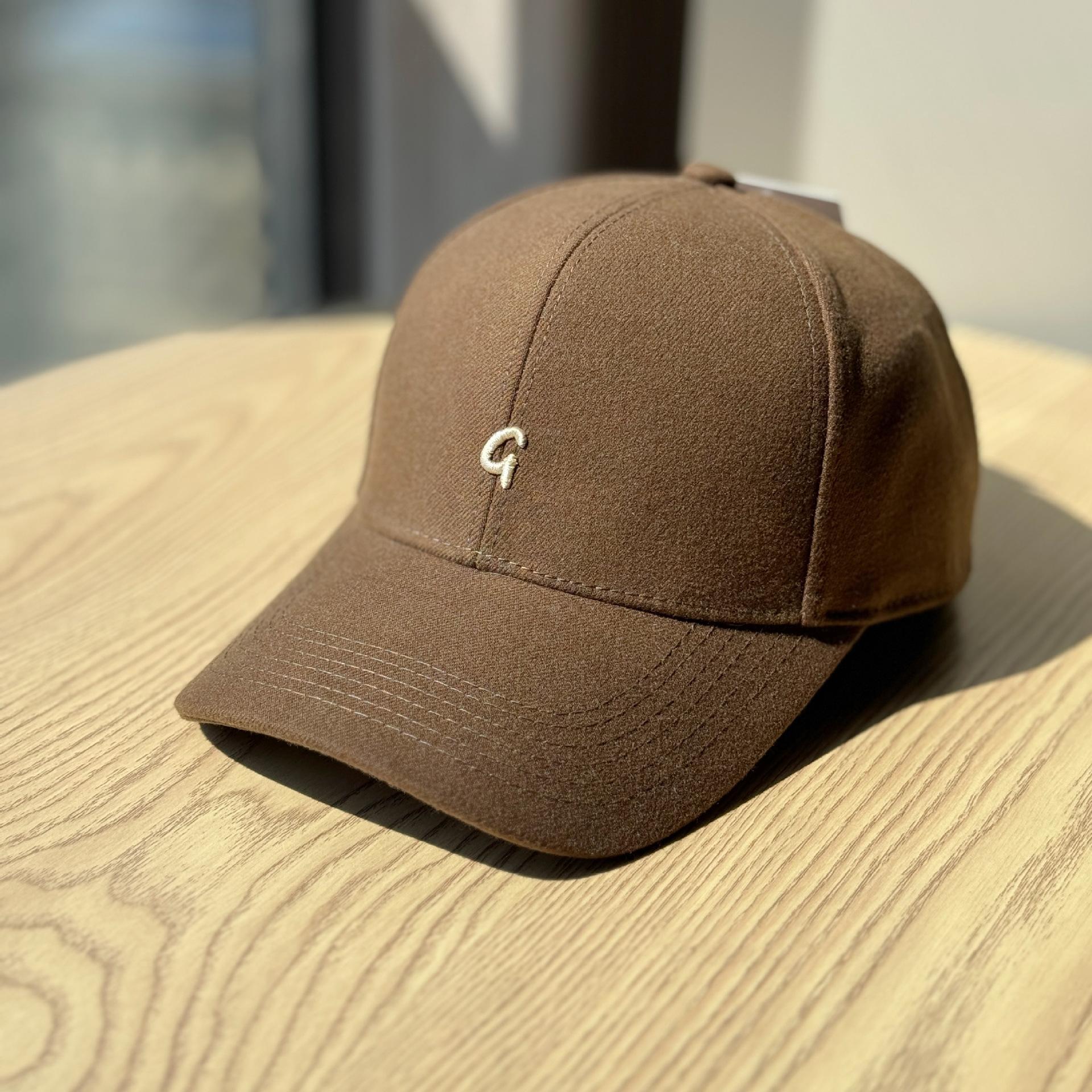 Новая шерстяная шляпа для женщин, осенне-зимний стиль, маленькая широкополая бейсболка с жестким верхом, теплая и потрепанная кепка с козырьком, модная для мужчин Adjustable
Новая шерстяная шляпа для женщин, осенне-зимний стиль, маленькая широкополая бейсболка с жестким верхом, теплая и потрепанная кепка с козырьком, модная для мужчин Adjustable