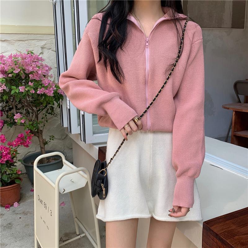 Lapel long-sleeved knitted cardigan women s autumn and winter new Korean version loose and thin versatile lazy sweater jacket one size fits all рожевий
Lapel long-sleeved knitted cardigan women s autumn and winter new Korean version loose and thin versatile lazy sweater jacket one size fits all рожевий