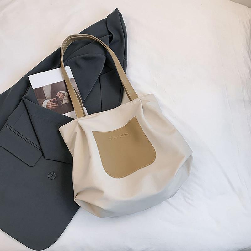 Large Capacity Stylish Canvas Tote Bag For Women Ideal For Commuting And College Use
Large Capacity Stylish Canvas Tote Bag For Women Ideal For Commuting And College Use