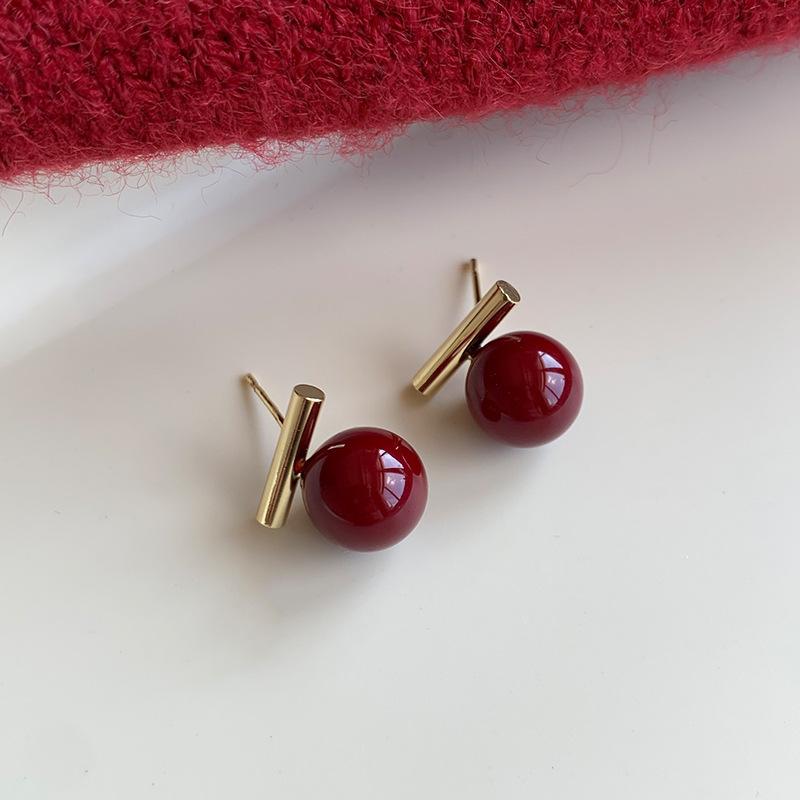 Vintage Luxury Style Elegant Earrings Lightweight Comfortable Design Suitable for Daily Wear and Special Occasions Durable Material One Size
Vintage Luxury Style Elegant Earrings Lightweight Comfortable Design Suitable for Daily Wear and Special Occasions Durable Material One Size