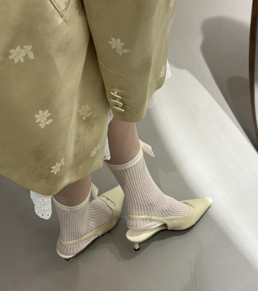 Patent leather high heels niche design sense 2025 new French retro thin heel square head bag head sandals 39 светло-зеленый
Patent leather high heels niche design sense 2025 new French retro thin heel square head bag head sandals 39 светло-зеленый