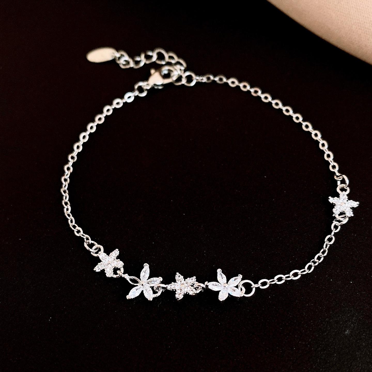18k real gold electroplated zircon flower bracelet versatile bracelet retro simple jewelry women
18k real gold electroplated zircon flower bracelet versatile bracelet retro simple jewelry women