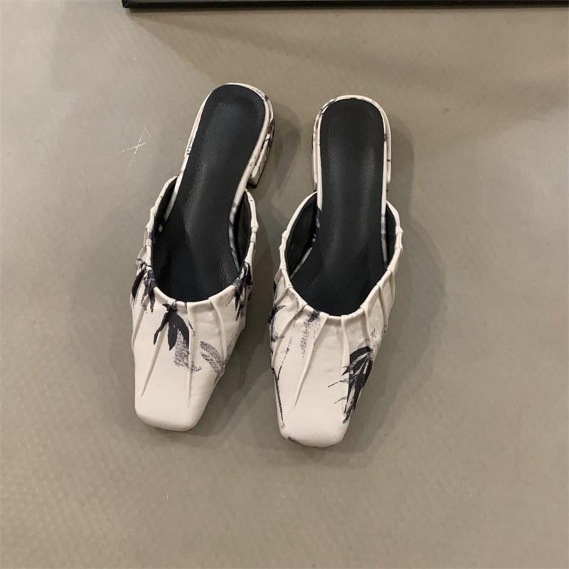 Новая женская верхняя одежда в китайском стиле baotou half-drag, лето 2025, новые сандалии с плоским дном и квадратной головкой, вышитые шелковым принтом 40
Новая женская верхняя одежда в китайском стиле baotou half-drag, лето 2025, новые сандалии с плоским дном и квадратной головкой, вышитые шелковым принтом 40