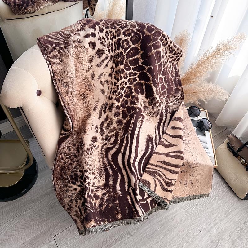 NEW Luxury Winter Thick Warm Leopard print Scarf Women Cashmere Shawl Pashmina Neckerchief Bufanda Female Long Tessel Echarpe світло-коричневого кольору
NEW Luxury Winter Thick Warm Leopard print Scarf Women Cashmere Shawl Pashmina Neckerchief Bufanda Female Long Tessel Echarpe світло-коричневого кольору