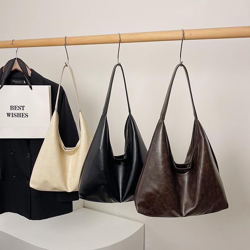 Large capacity solid color texture new casual trend simple retro fashion shoulder tote handbag чёрный
Large capacity solid color texture new casual trend simple retro fashion shoulder tote handbag чёрный