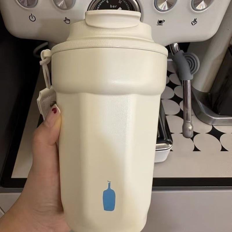 Small Blue Bottle Mug 450ml Ceramic Liner Mug Sealed Traveling With Car-Mounted Cold Coffee Cup Portable Mug 401-500ml чорний
Small Blue Bottle Mug 450ml Ceramic Liner Mug Sealed Traveling With Car-Mounted Cold Coffee Cup Portable Mug 401-500ml чорний