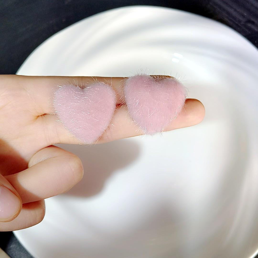 New Korean Geometric Rhombus Heart-shaped Plush Stud Earrings for Women Cute Temperament Girlish High-end Earrings Jewelry Gift
New Korean Geometric Rhombus Heart-shaped Plush Stud Earrings for Women Cute Temperament Girlish High-end Earrings Jewelry Gift