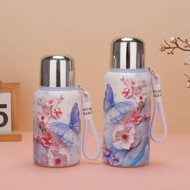 High-Looking Retro 316 Stainless Steel Water Cup, Large Capacity, Insulated Cup with Lid, 2024 New Model for Women 0.6-2L Butterfly Love Flower 450ml
High-Looking Retro 316 Stainless Steel Water Cup, Large Capacity, Insulated Cup with Lid, 2024 New Model for Women 0.6-2L Butterfly Love Flower 450ml