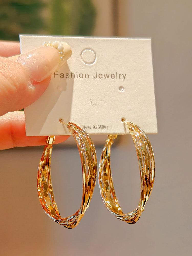 Персонализированные модные простые серьги класса люкс s9 темпераментные универсальные серьги с холодным ветром
Персонализированные модные простые серьги класса люкс s9 темпераментные универсальные серьги с холодным ветром