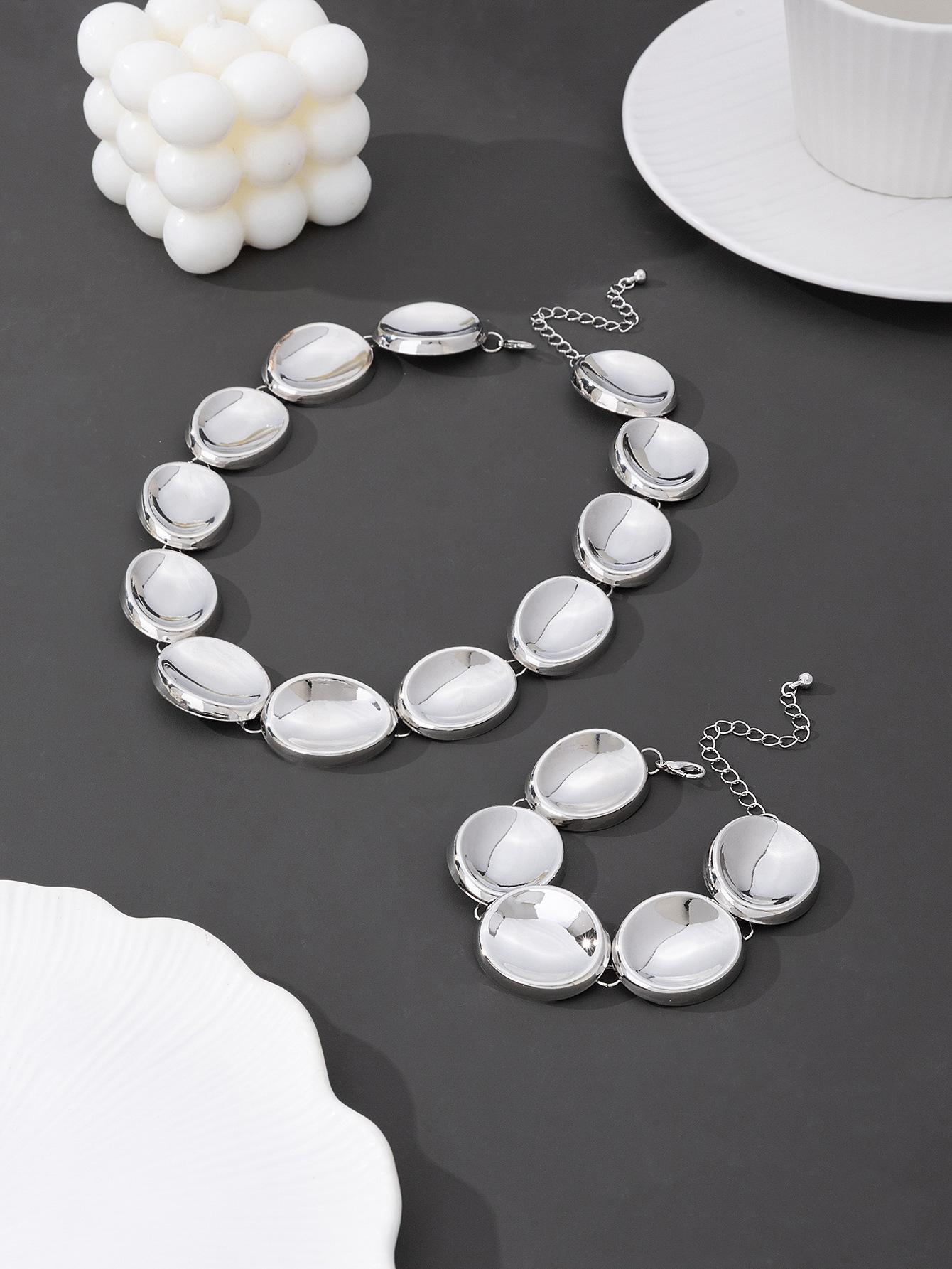 Fashion Light Luxury Ins Collarbone Necklace, Design Sense Glossy Metal Pleated Irregular Pendant Necklace срібний
Fashion Light Luxury Ins Collarbone Necklace, Design Sense Glossy Metal Pleated Irregular Pendant Necklace срібний