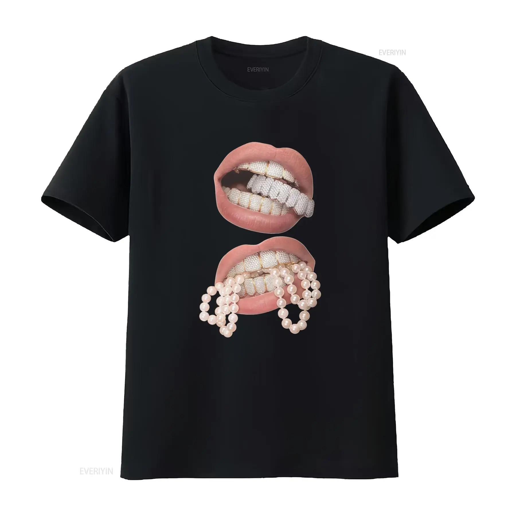 Double Pearls Grillz Lips Boxy Cotton T Shirt Opium Y2K Fashion Streetwear Crew Neck vintage Washed Soft Casual streetwear 5XL різнокольоровий
Double Pearls Grillz Lips Boxy Cotton T Shirt Opium Y2K Fashion Streetwear Crew Neck vintage Washed Soft Casual streetwear 5XL різнокольоровий