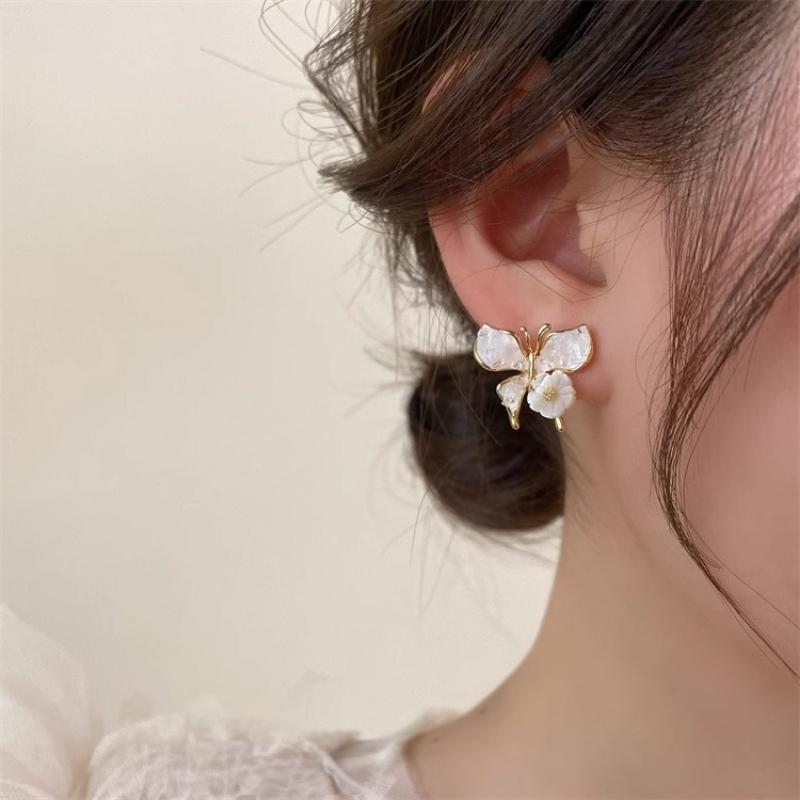 Silver Needle Small Fresh Gradient Blue Butterfly Earrings for Women All-match Temperament High-end Flower Earrings Ear Jewelry Gradient pink
Silver Needle Small Fresh Gradient Blue Butterfly Earrings for Women All-match Temperament High-end Flower Earrings Ear Jewelry Gradient pink
