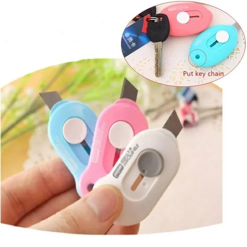 3Pcs Mini Portable Hook Utility Knife Multifunctional Invisible Box Cutter Compact Cutting Tool Daily Stationery Random Color
3Pcs Mini Portable Hook Utility Knife Multifunctional Invisible Box Cutter Compact Cutting Tool Daily Stationery Random Color