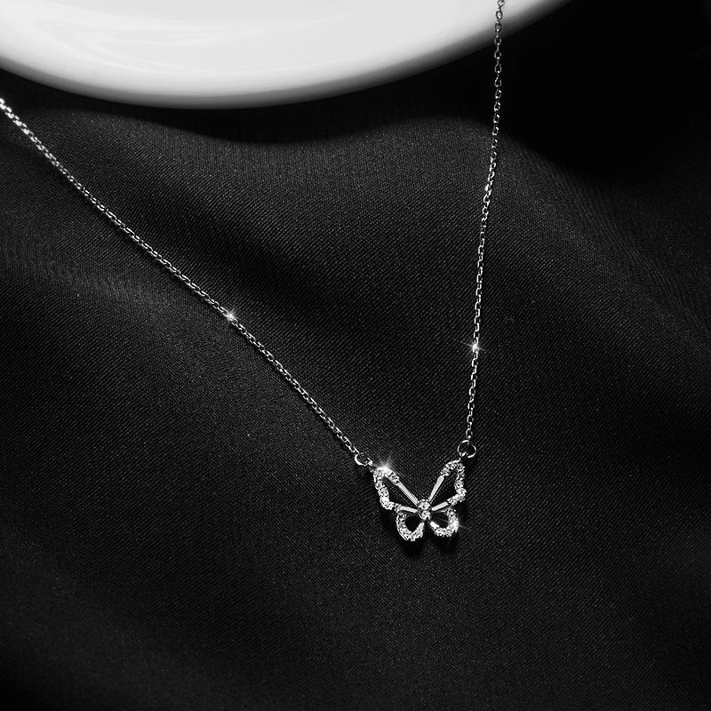2022 Korean Niche Design Bow Necklace: Light Luxury Alloy Clavicle Chain for Women - Spring/Summer Style
2022 Korean Niche Design Bow Necklace: Light Luxury Alloy Clavicle Chain for Women - Spring/Summer Style