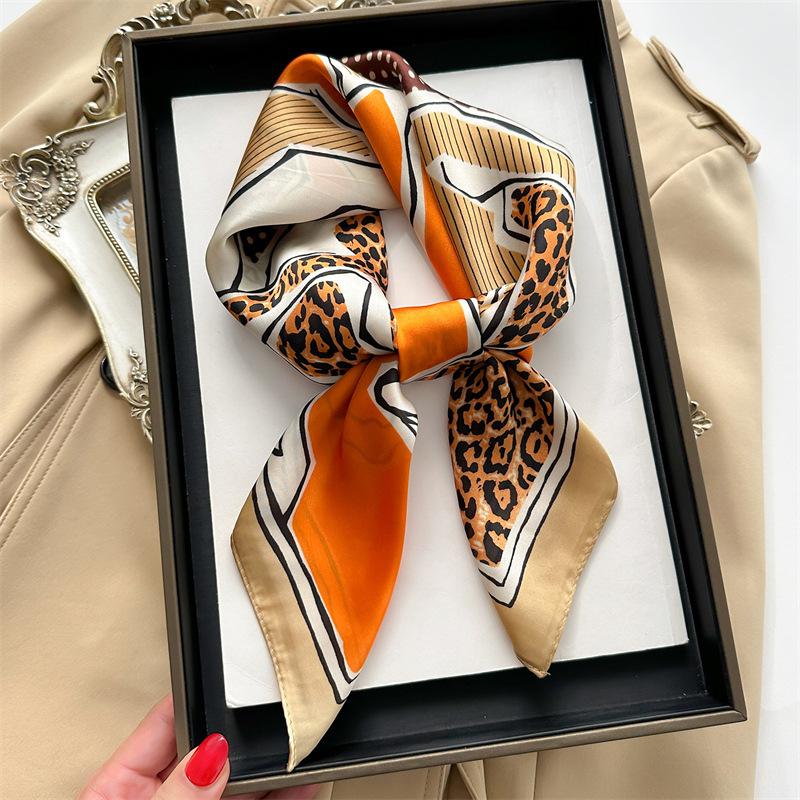 70*70cm Square Silk Scarf Women Headband Foulard Gift Luxury Design Hijab Hair band Neckerchief Ribbon Hairband Fashion Bandanna 70X70cm
70*70cm Square Silk Scarf Women Headband Foulard Gift Luxury Design Hijab Hair band Neckerchief Ribbon Hairband Fashion Bandanna 70X70cm