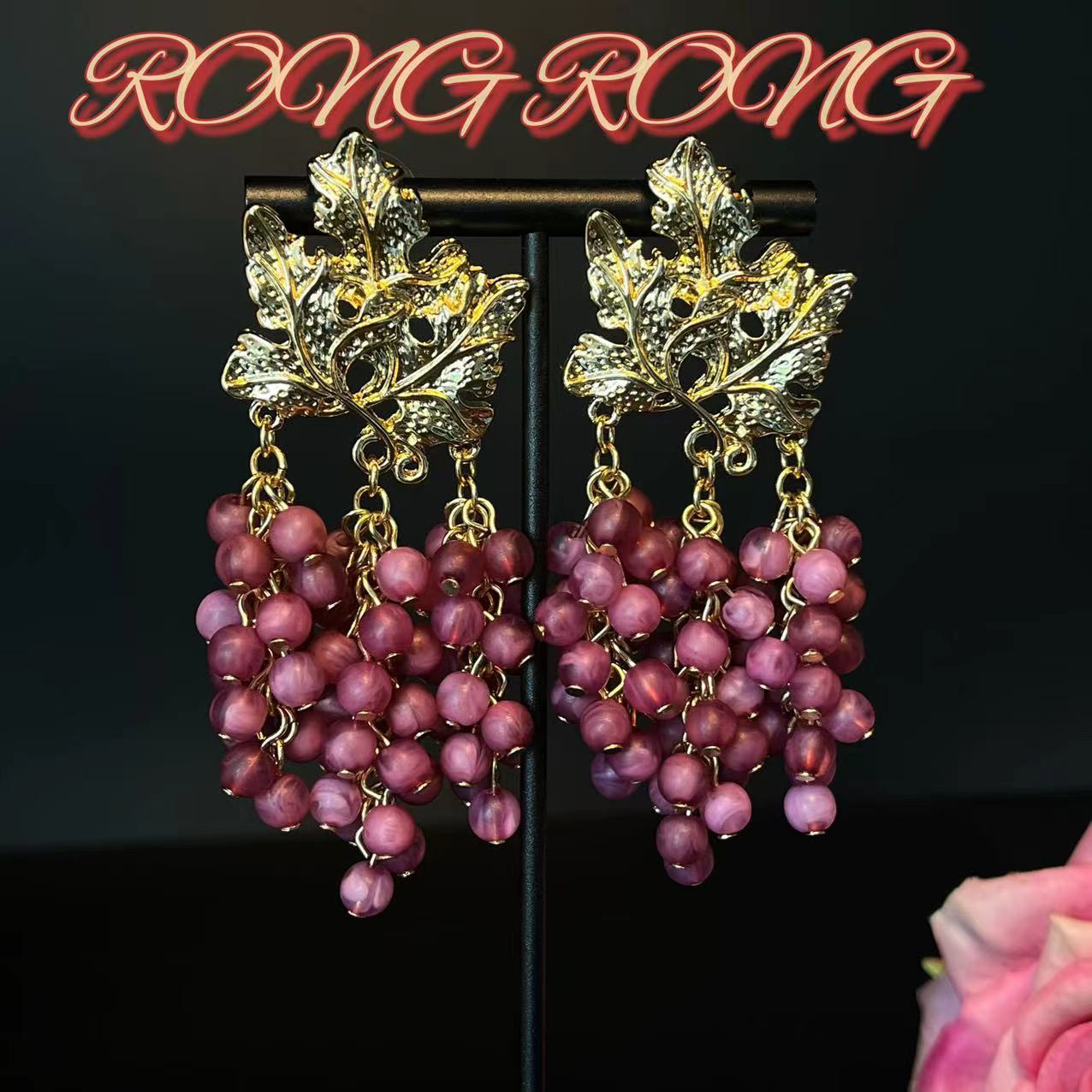 Vintage Earrings With Gold Leaves Purple Grape Clusters Exaggerated Light Luxury Cute Temperament
Vintage Earrings With Gold Leaves Purple Grape Clusters Exaggerated Light Luxury Cute Temperament