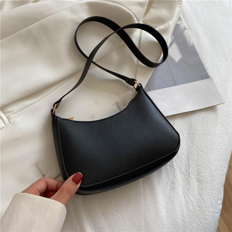 2025 New Handbag Retro Hong Kong Style Portable Shoulder Bag Underarm Bag Solid Color PU Crossbody Bag Women s Leisure Bag
2025 New Handbag Retro Hong Kong Style Portable Shoulder Bag Underarm Bag Solid Color PU Crossbody Bag Women s Leisure Bag