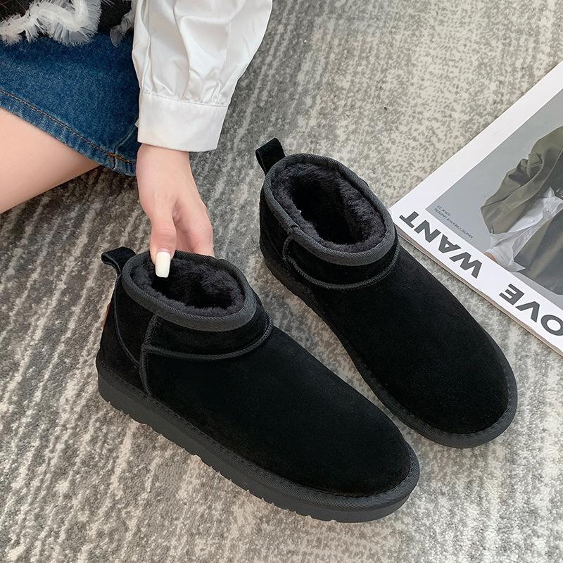 Cattle two-layer fur integrated snow boots women s 2024 winter new velvet warm non-slip one-pedal cotton shoes 40 чорний
Cattle two-layer fur integrated snow boots women s 2024 winter new velvet warm non-slip one-pedal cotton shoes 40 чорний