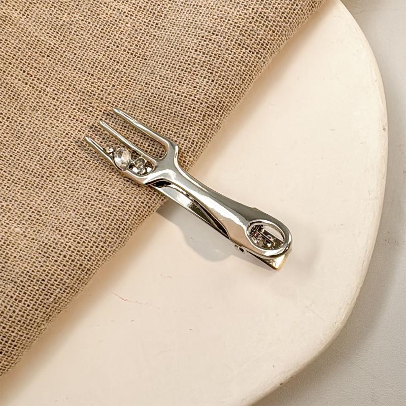 1/2Pcs Metal Silver Knife Fork Designs Hair Clip Color Rhinestones Hairpin Y2k Sweet Cool Girl Personality Hair Accessories
1/2Pcs Metal Silver Knife Fork Designs Hair Clip Color Rhinestones Hairpin Y2k Sweet Cool Girl Personality Hair Accessories