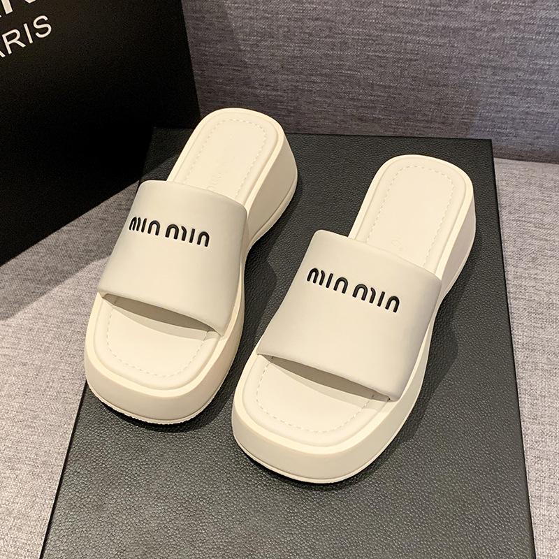Platform slippers women s new lightweight and comfortable one-word sandals to increase the height of casual wedge heel muffin shoes 40 бежевый
Platform slippers women s new lightweight and comfortable one-word sandals to increase the height of casual wedge heel muffin shoes 40 бежевый