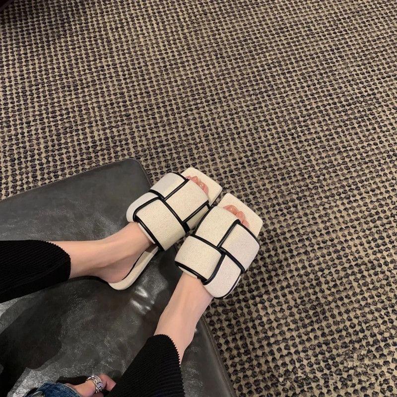 Wear one word women s new fashion knitted square head 2025 flat-bottomed open-toed cool slippers summer slippers 40
Wear one word women s new fashion knitted square head 2025 flat-bottomed open-toed cool slippers summer slippers 40