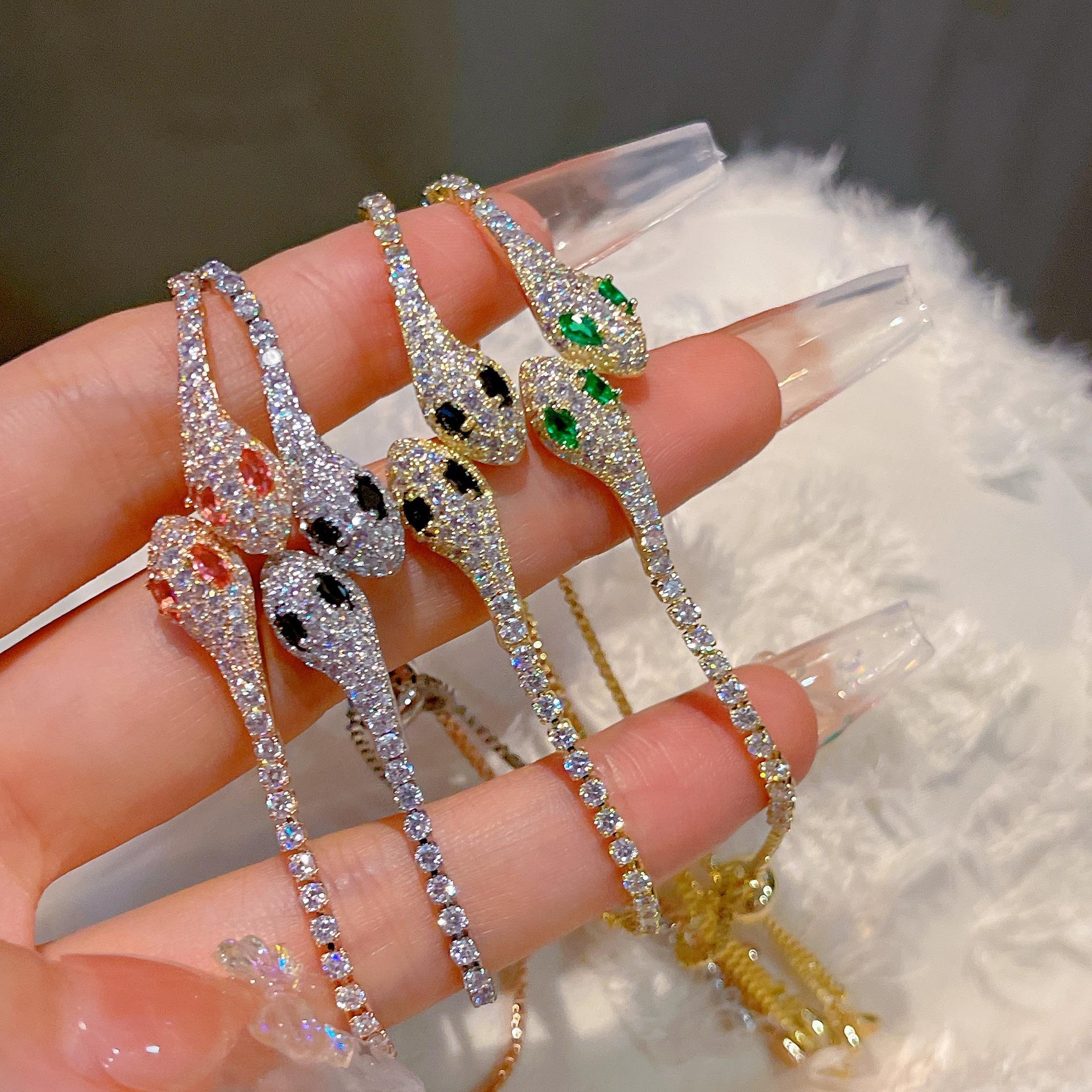 Combination green-eyed snake bracelet women s high-end sense exquisite pull hand rope adjustable micro-inlaid zircon jewelry
Combination green-eyed snake bracelet women s high-end sense exquisite pull hand rope adjustable micro-inlaid zircon jewelry