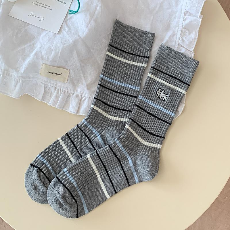 Female Autumn and Winter Cute Line Dog in The Cylinder Pile Socks 1 pair светло-серый
Female Autumn and Winter Cute Line Dog in The Cylinder Pile Socks 1 pair светло-серый