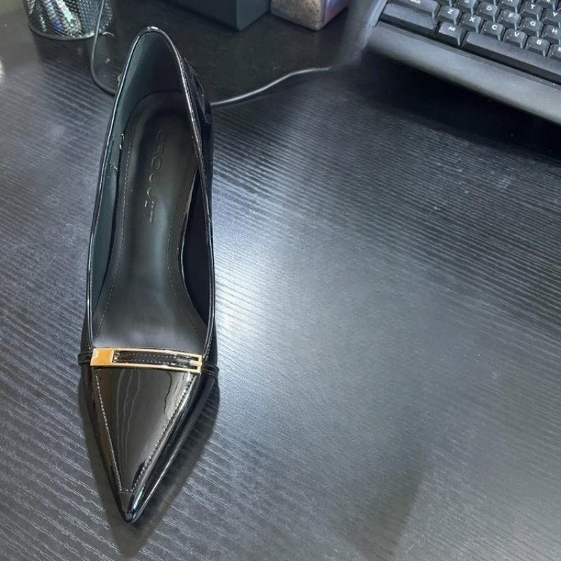 Metal Buckle Thin Heel Single Shoes Women s Pointed Toe Shallow Mouth Temperament Non-Slip High Heels 40 чорний
Metal Buckle Thin Heel Single Shoes Women s Pointed Toe Shallow Mouth Temperament Non-Slip High Heels 40 чорний