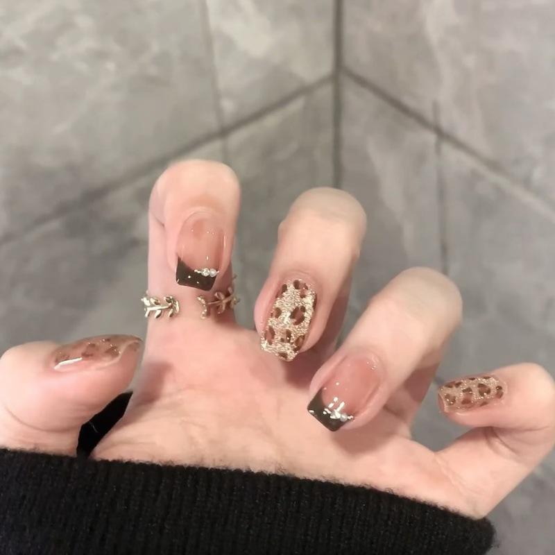 Golden Brown Cat Eye Leopard Print Press-On Nails: Spicy French Autumn Winter Whitening Handmade Luxury Fake Nail Stickers. Large
Golden Brown Cat Eye Leopard Print Press-On Nails: Spicy French Autumn Winter Whitening Handmade Luxury Fake Nail Stickers. Large