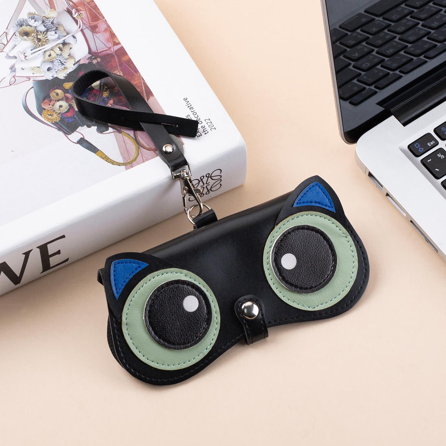 Cartoon Eyeglasses Box Portable Hanging Sunglasses Bag Luxury Design Ladies Eyewear Case Dustproof Hanging Eyeglasses Frame ціан
Cartoon Eyeglasses Box Portable Hanging Sunglasses Bag Luxury Design Ladies Eyewear Case Dustproof Hanging Eyeglasses Frame ціан
