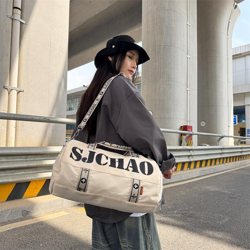 Women s outgoing travel bag is still large-capacity men s lightweight 2025 new fashion short-distance high-end fitness bag чорний
Women s outgoing travel bag is still large-capacity men s lightweight 2025 new fashion short-distance high-end fitness bag чорний