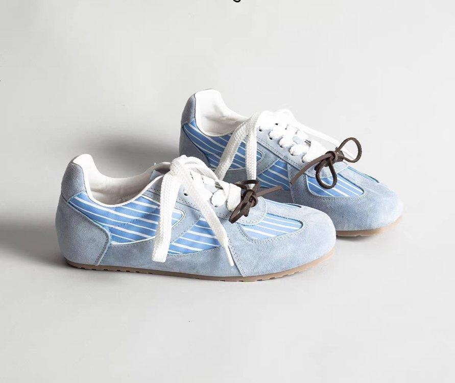 Кожаная версия! Внутренние моральные тренировочные туфли на танкетке для женщин, весна и осень 2025, новые универсальные спортивные туфли на двойной шнуровке 40 небесно-голубой
Кожаная версия! Внутренние моральные тренировочные туфли на танкетке для женщин, весна и осень 2025, новые универсальные спортивные туфли на двойной шнуровке 40 небесно-голубой