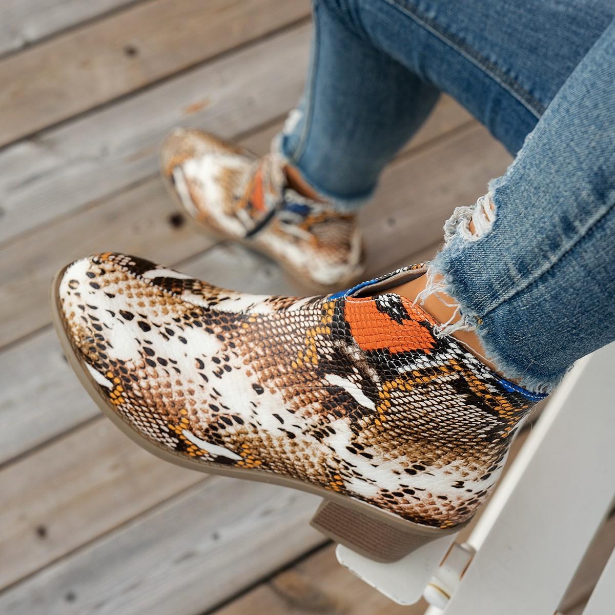 Martin boots autumn and winter new pointed square heel side zipper women s Martin boots women s 43 леопард друку кольору
Martin boots autumn and winter new pointed square heel side zipper women s Martin boots women s 43 леопард друку кольору