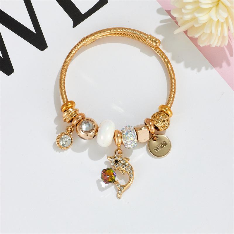 Minimalist Light Luxury Alloy Bangle With Diamond Heart Butterfly Swan Dolphin Charm Elegant Jewelry
Minimalist Light Luxury Alloy Bangle With Diamond Heart Butterfly Swan Dolphin Charm Elegant Jewelry