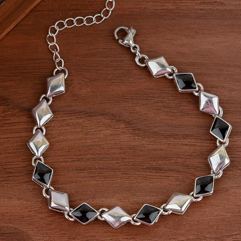 Foxanry винтажные браслеты-цепочки ручной работы для женщин, новые модные классические черные глазурованные браслеты с геометрическим узором для свадебной вечеринки, ювелирные изделия, подарки 18cm серебряный
Foxanry винтажные браслеты-цепочки ручной работы для женщин, новые модные классические черные глазурованные браслеты с геометрическим узором для свадебной вечеринки, ювелирные изделия, подарки 18cm серебряный