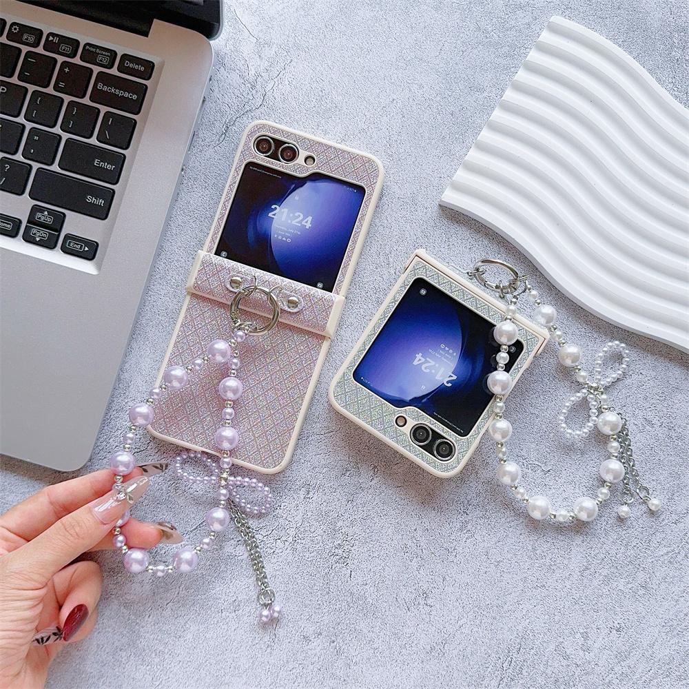 Bling Glitter Lattice Leather Cover with Bowknot Pearl Wrist Chain Strap Bracelet For Samsung Galaxy Z Flip 6 5 4 3 Phone Case Galaxy Z Flip 5
Bling Glitter Lattice Leather Cover with Bowknot Pearl Wrist Chain Strap Bracelet For Samsung Galaxy Z Flip 6 5 4 3 Phone Case Galaxy Z Flip 5
