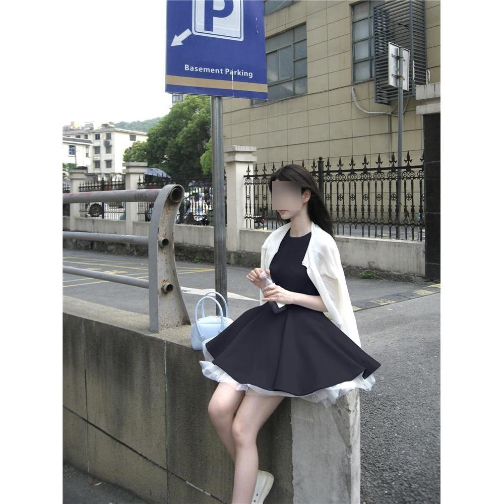 Платье в стиле Хепберн, маленькое черное платье, серия miu, ощущение дочери, праздничное платье, сетчатая вставка, пышное платье без рукавов, женское XL- (recommended 110-60kg)
Платье в стиле Хепберн, маленькое черное платье, серия miu, ощущение дочери, праздничное платье, сетчатая вставка, пышное платье без рукавов, женское XL- (recommended 110-60kg)