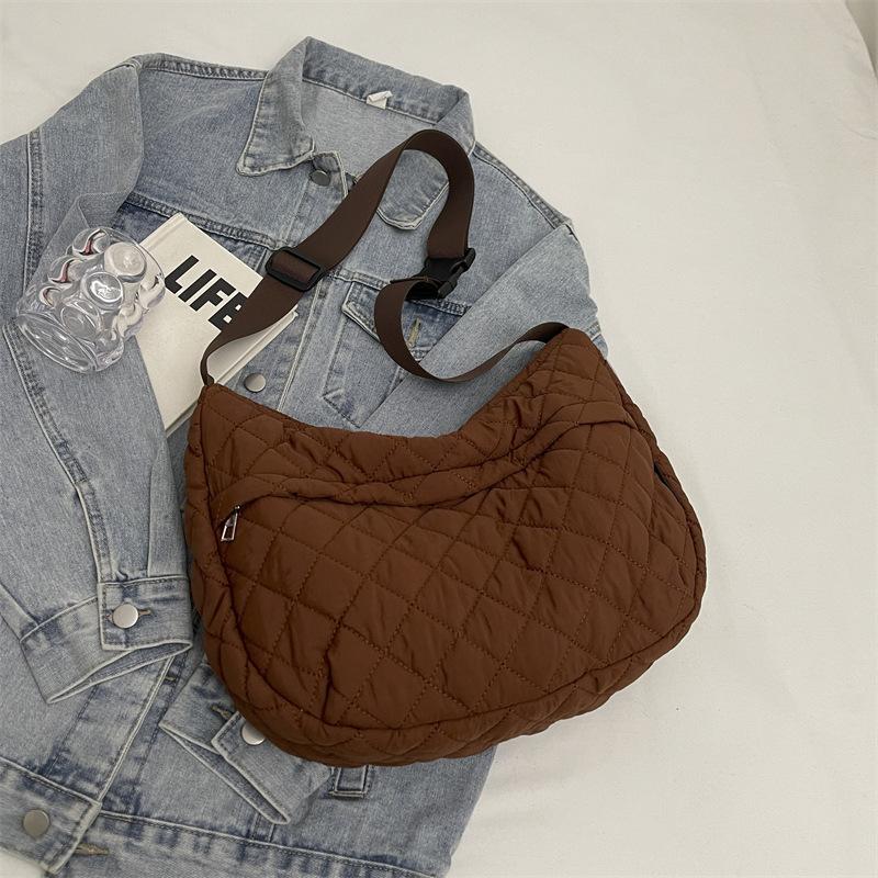 Retro Texture Shoulder Bag Fashi Versatile Rhombic Hobo Bag Leisure Commuter Small Fragrance Style Crossbody Bags кавовий
Retro Texture Shoulder Bag Fashi Versatile Rhombic Hobo Bag Leisure Commuter Small Fragrance Style Crossbody Bags кавовий