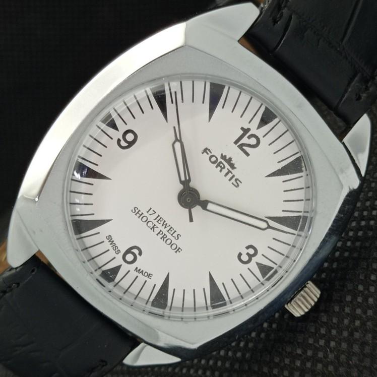 ВОССТАНОВЛЕННЫЕ ШВЕЙЦАРСКИЕ МУЖСКИЕ НАРУЧНЫЕ ЧАСЫ FORTIS WINDING СЕРЕБРЯНЫЙ ЦИФЕРБЛАТ 622b-a416645-2 lot622b-a416645
ВОССТАНОВЛЕННЫЕ ШВЕЙЦАРСКИЕ МУЖСКИЕ НАРУЧНЫЕ ЧАСЫ FORTIS WINDING СЕРЕБРЯНЫЙ ЦИФЕРБЛАТ 622b-a416645-2 lot622b-a416645