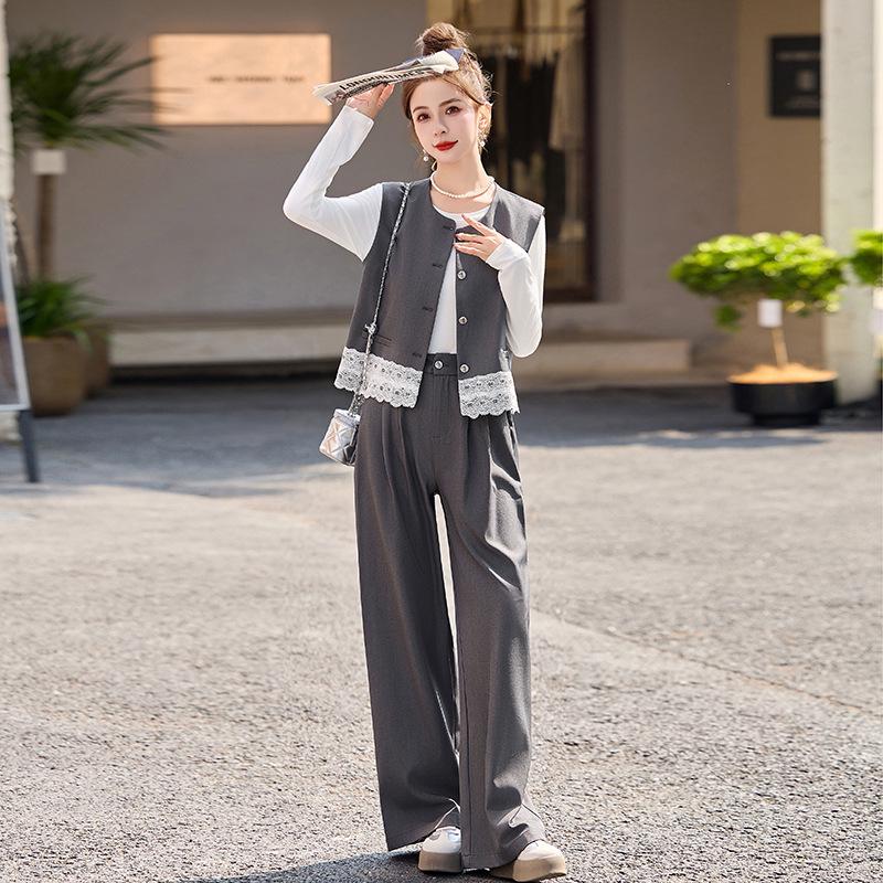 Lace Patchwork Spring 2025 Set: Stylish Vest, Shirt, and Draping Wide-Leg Pants (Three-Piece) S (Weight: 90-110 jin)
Lace Patchwork Spring 2025 Set: Stylish Vest, Shirt, and Draping Wide-Leg Pants (Three-Piece) S (Weight: 90-110 jin)